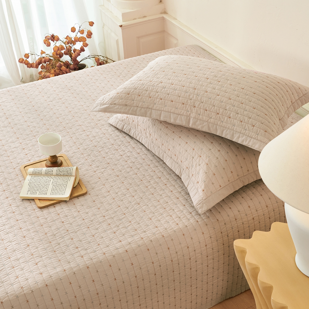 91家纺网 家纺一手货源 找家纺 莎果家纺 2025新款米粒绣系列双面纯棉60支平纹床盖（上架此商品联系莎果） 小米粒-卡其