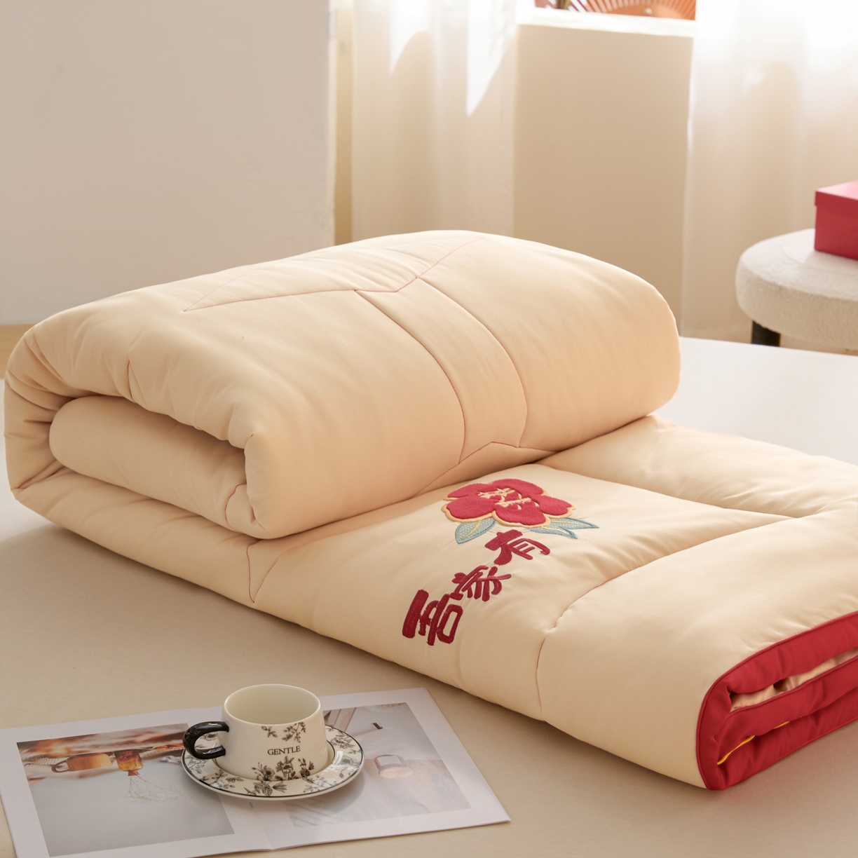 91家纺网 家纺一手货源 找家纺 玉雅家纺 2025新款立体婚庆绣花大豆床垫床褥加厚垫被 圆圆满满-米