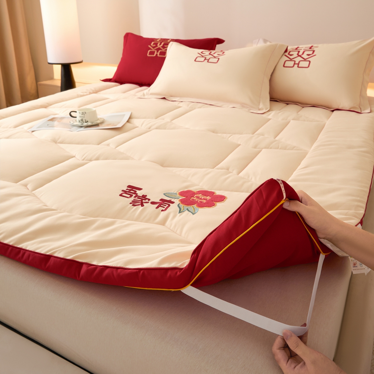 91家纺网 家纺一手货源 找家纺 玉雅家纺 2025新款立体婚庆绣花大豆床垫床褥加厚垫被 圆圆满满-米