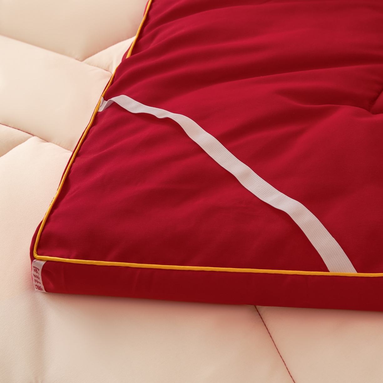 91家纺网 家纺一手货源 找家纺 玉雅家纺 2025新款立体婚庆绣花大豆床垫床褥加厚垫被 圆圆满满-米