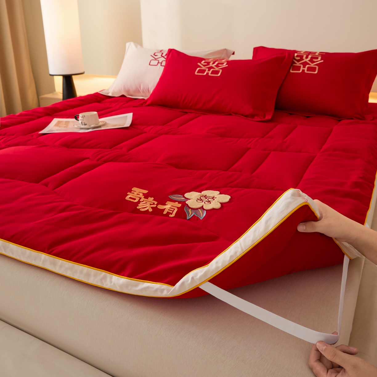 91家纺网 家纺一手货源 找家纺 （总）玉雅家纺 2025新款立体婚庆绣花大豆床垫床褥加厚垫被