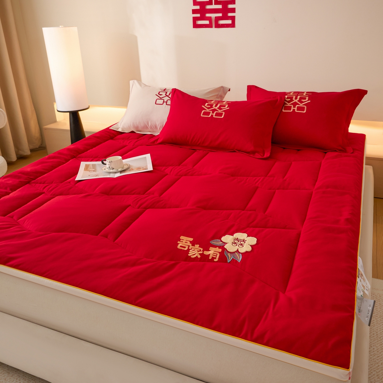 91家纺网 家纺一手货源 找家纺 （总）玉雅家纺 2025新款立体婚庆绣花大豆床垫床褥加厚垫被