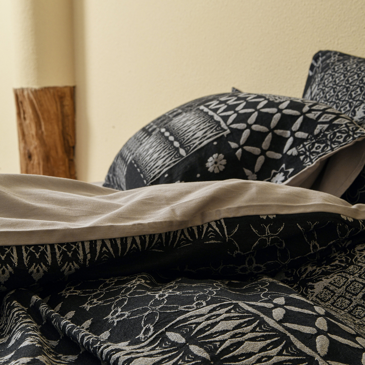 91家纺网 家纺一手货源 找家纺 山舍家居 2025新款全棉色织提花磨毛四件套-霍德华庄园（提供买家秀） 霍德华庄园-灰