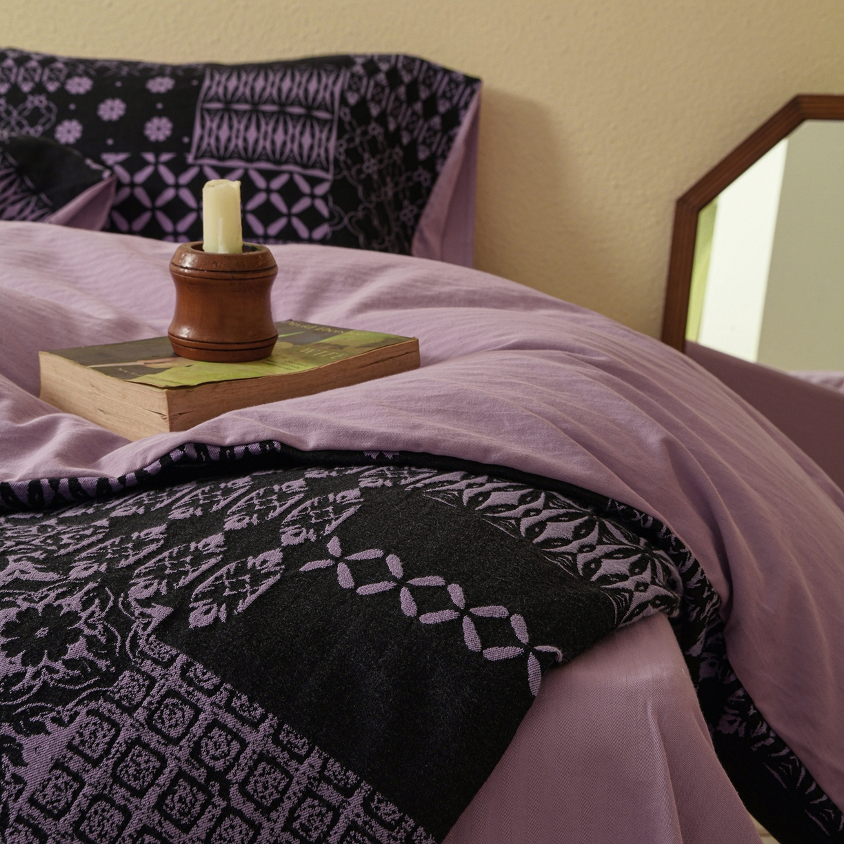 91家纺网 家纺一手货源 找家纺 山舍家居 2025新款全棉色织提花磨毛四件套-霍德华庄园（提供买家秀） 霍德华庄园-紫