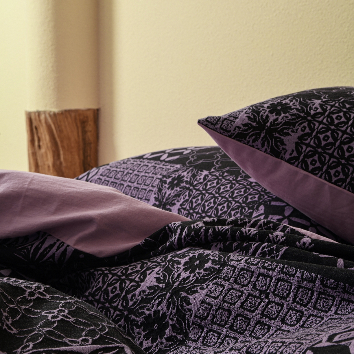 91家纺网 家纺一手货源 找家纺 山舍家居 2025新款全棉色织提花磨毛四件套-霍德华庄园（提供买家秀） 霍德华庄园-紫