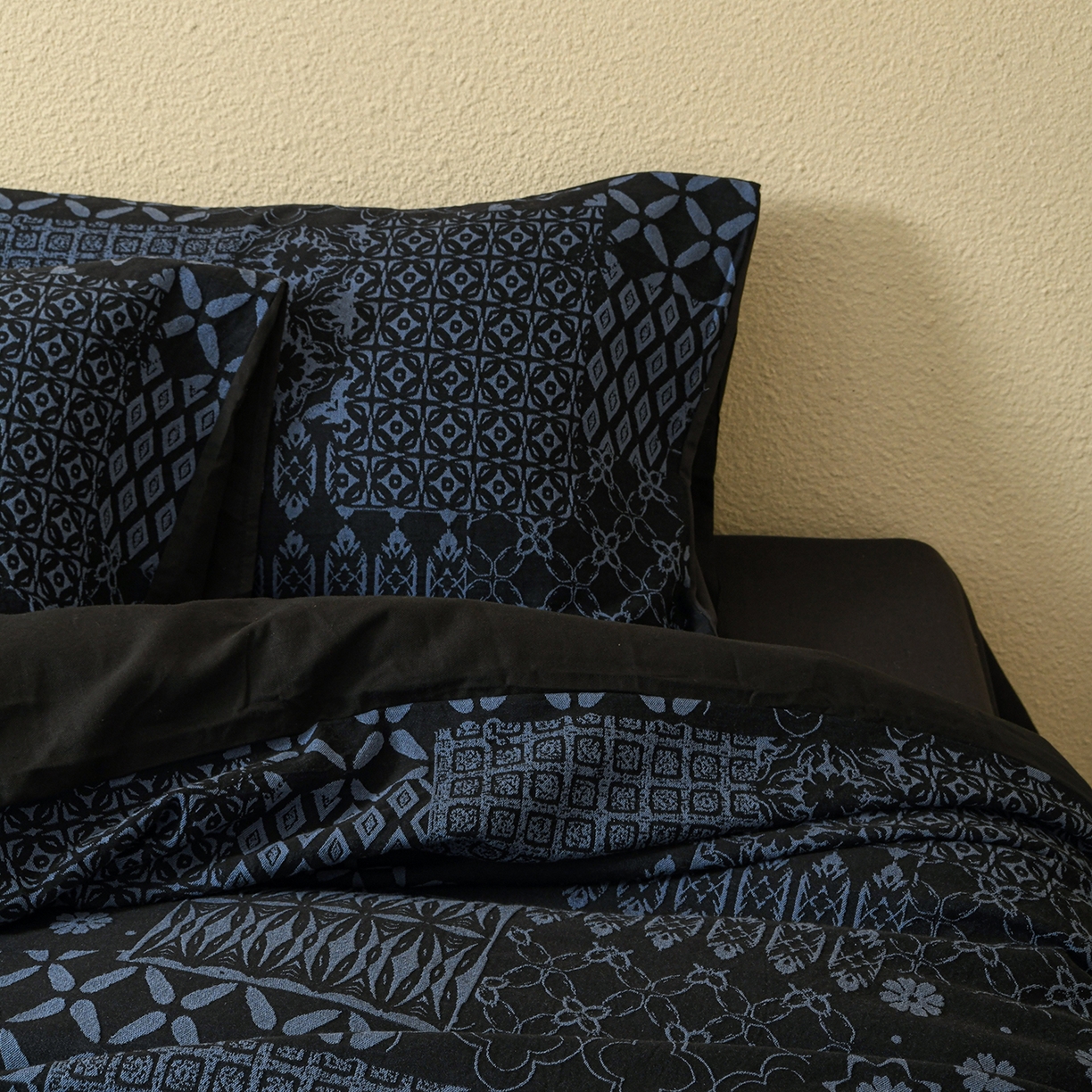 91家纺网 家纺一手货源 找家纺 山舍家居 2025新款全棉色织提花磨毛四件套-霍德华庄园（提供买家秀） 霍德华庄园-蓝