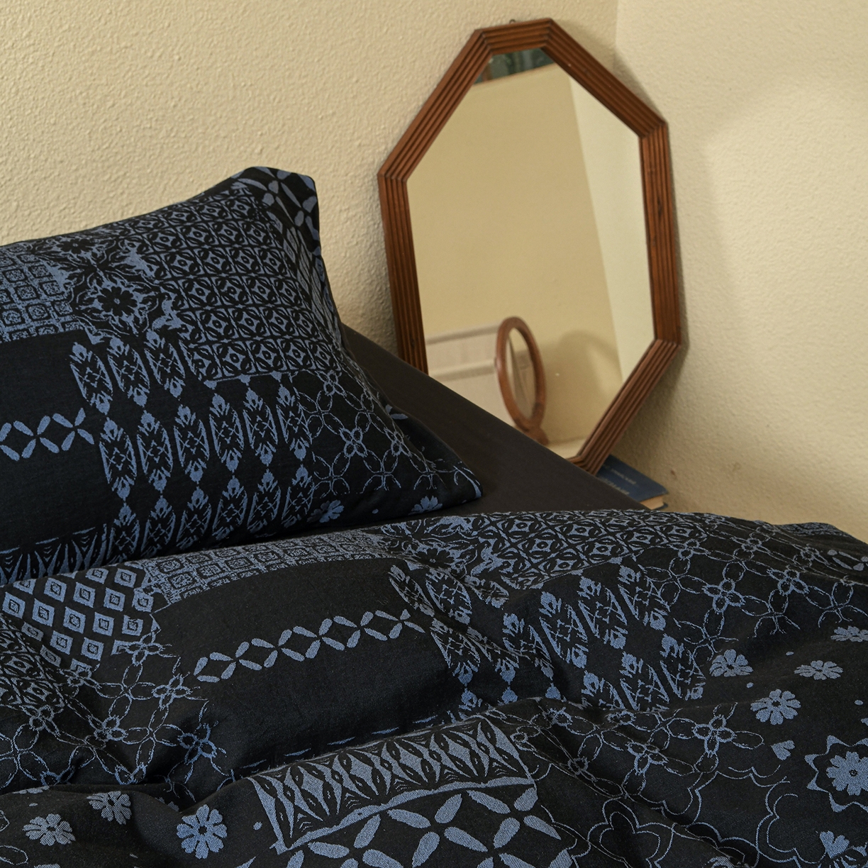 91家纺网 家纺一手货源 找家纺 山舍家居 2025新款全棉色织提花磨毛四件套-霍德华庄园（提供买家秀） 霍德华庄园-蓝