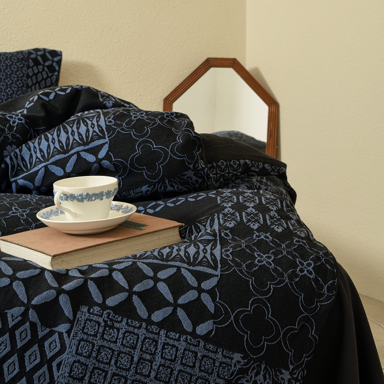 91家纺网 家纺一手货源 找家纺 山舍家居 2025新款全棉色织提花磨毛四件套-霍德华庄园（提供买家秀） 霍德华庄园-蓝