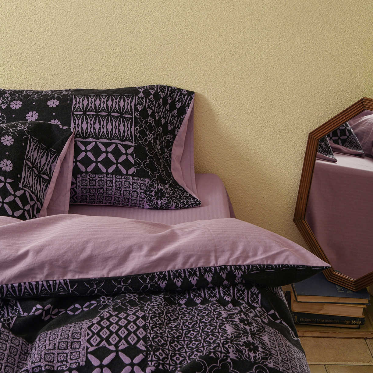 91家纺网 家纺一手货源 找家纺 山舍家居 2025新款全棉色织提花磨毛四件套-霍德华庄园（提供买家秀） 霍德华庄园-紫