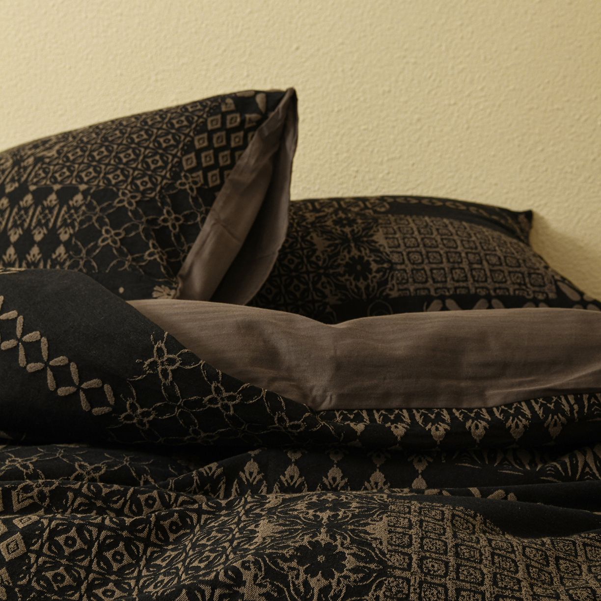 91家纺网 家纺一手货源 找家纺 山舍家居 2025新款全棉色织提花磨毛四件套-霍德华庄园（提供买家秀） 霍德华庄园-咖