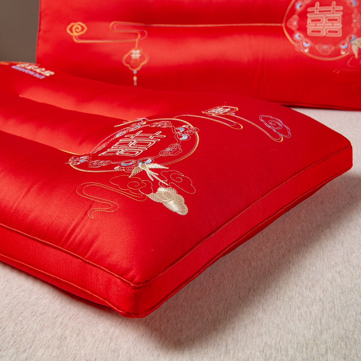 91家纺网 家纺一手货源 找家纺 （总）芯宜佳 2025新款全棉婚庆护颈枕枕头枕芯