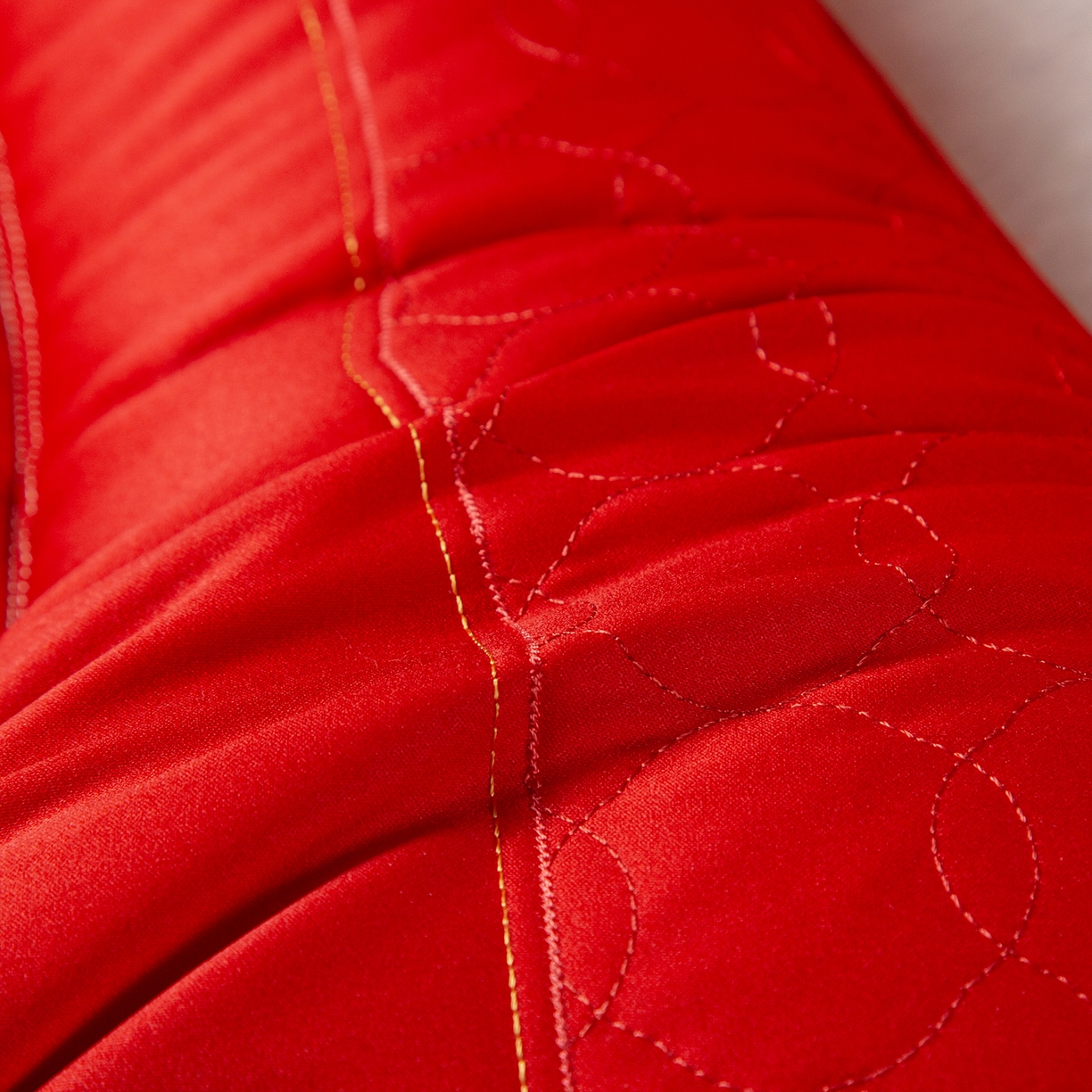 91家纺网 家纺一手货源 找家纺 芯宜佳 2025新款全棉婚庆护颈枕枕头枕芯 天作之合