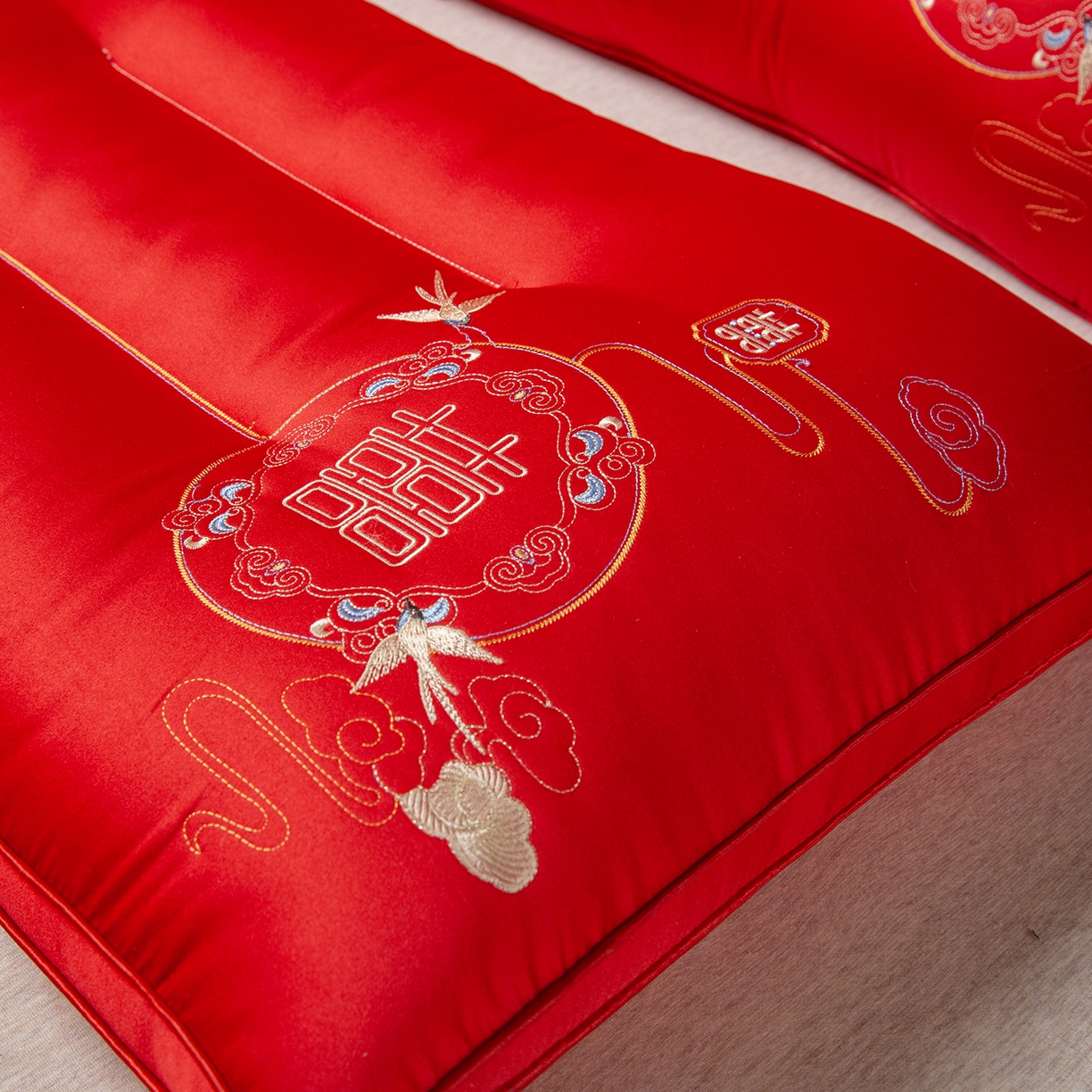 91家纺网 家纺一手货源 找家纺 （总）芯宜佳 2025新款全棉婚庆护颈枕枕头枕芯