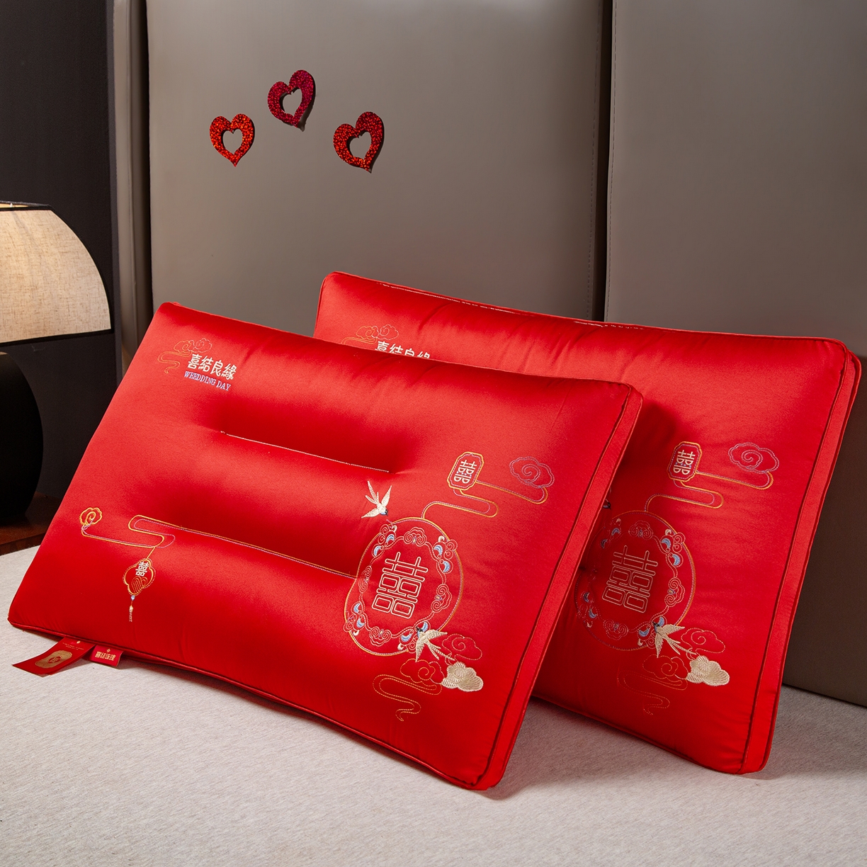 91家纺网 家纺一手货源 找家纺 芯宜佳 2025新款全棉婚庆护颈枕枕头枕芯 花田喜事