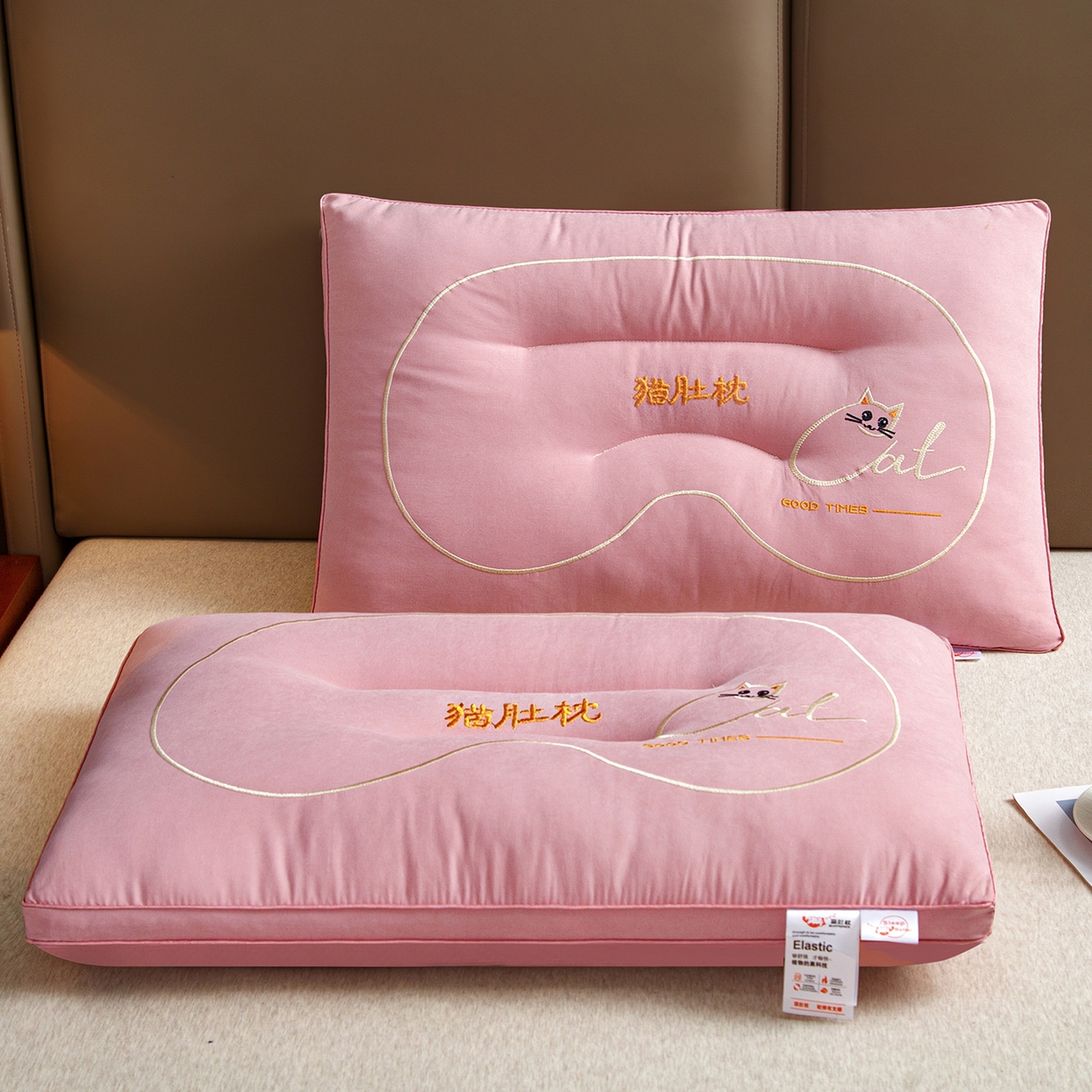 91家纺网 家纺一手货源 找家纺 织布人 2025新款枕芯亲肤磨绒舒颈猫肚枕芯学生宿舍成人家用护颈助眠枕头 舒颈猫肚枕-粉色