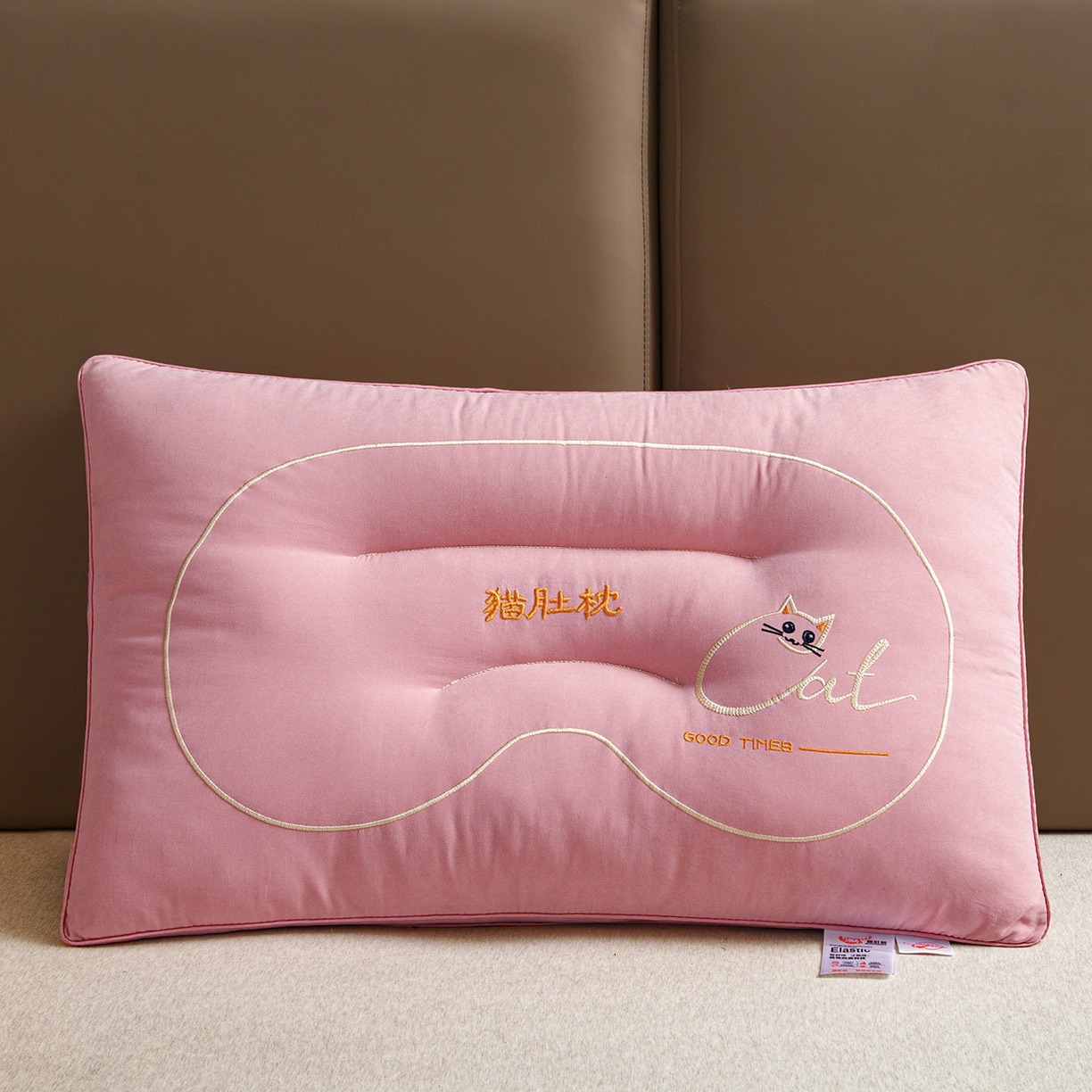 91家纺网 家纺一手货源 找家纺 织布人 2025新款枕芯亲肤磨绒舒颈猫肚枕芯学生宿舍成人家用护颈助眠枕头 舒颈猫肚枕-粉色