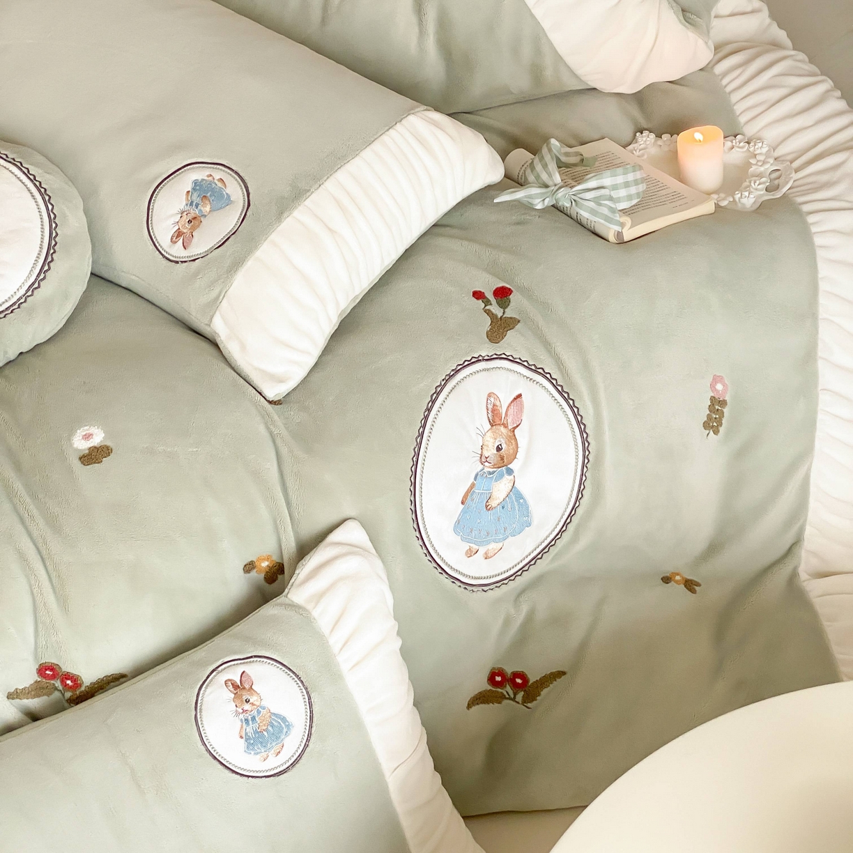 91家纺网 家纺一手货源 找家纺 （总）星野 2025新款高克重牛奶绒毛巾绣贴布绣四件套-彼得兔