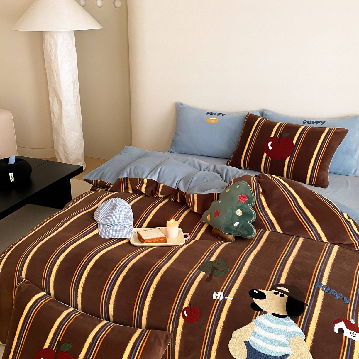 91家纺网 家纺一手货源 找家纺 （总）星野 2025新款高克重牛奶绒毛巾绣立体耳朵四件套-小豆包