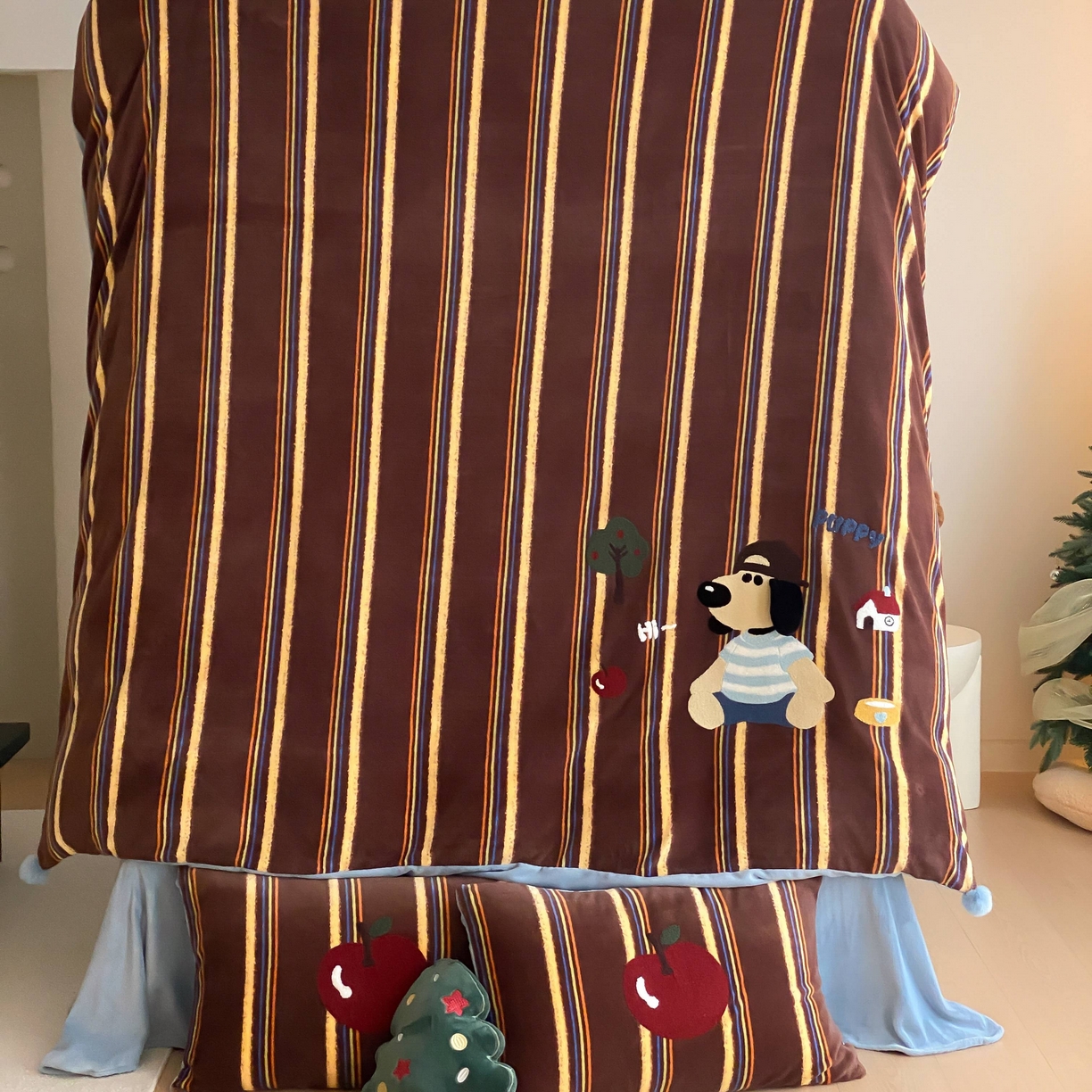 91家纺网 家纺一手货源 找家纺 （总）星野 2025新款高克重牛奶绒毛巾绣立体耳朵四件套-小豆包