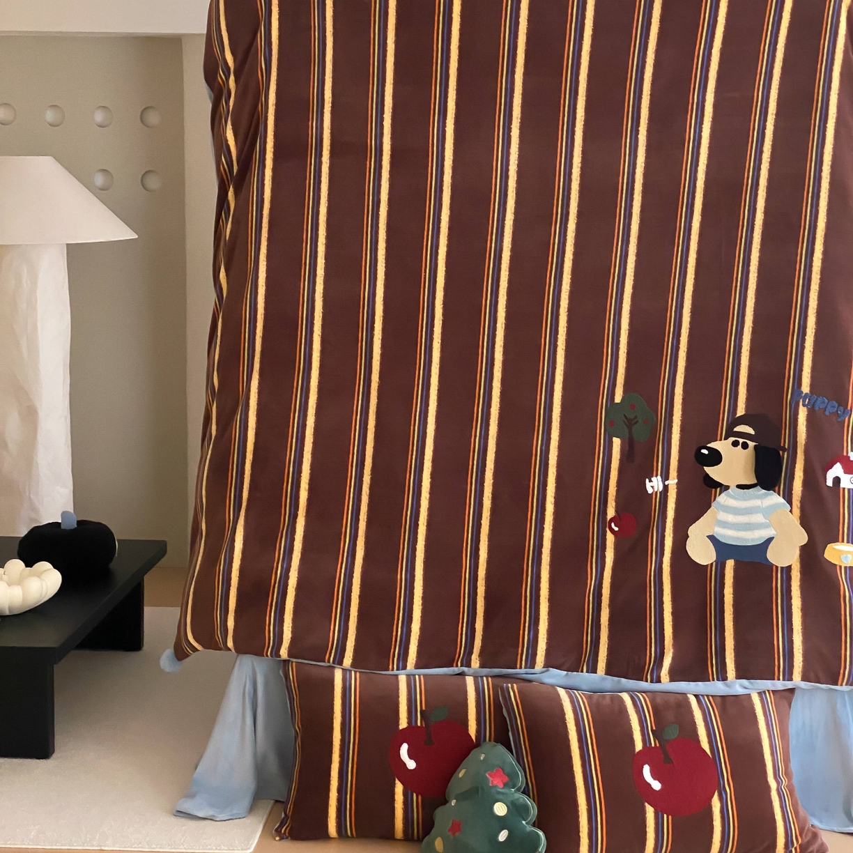 91家纺网 家纺一手货源 找家纺 （总）星野 2025新款高克重牛奶绒毛巾绣立体耳朵四件套-小豆包