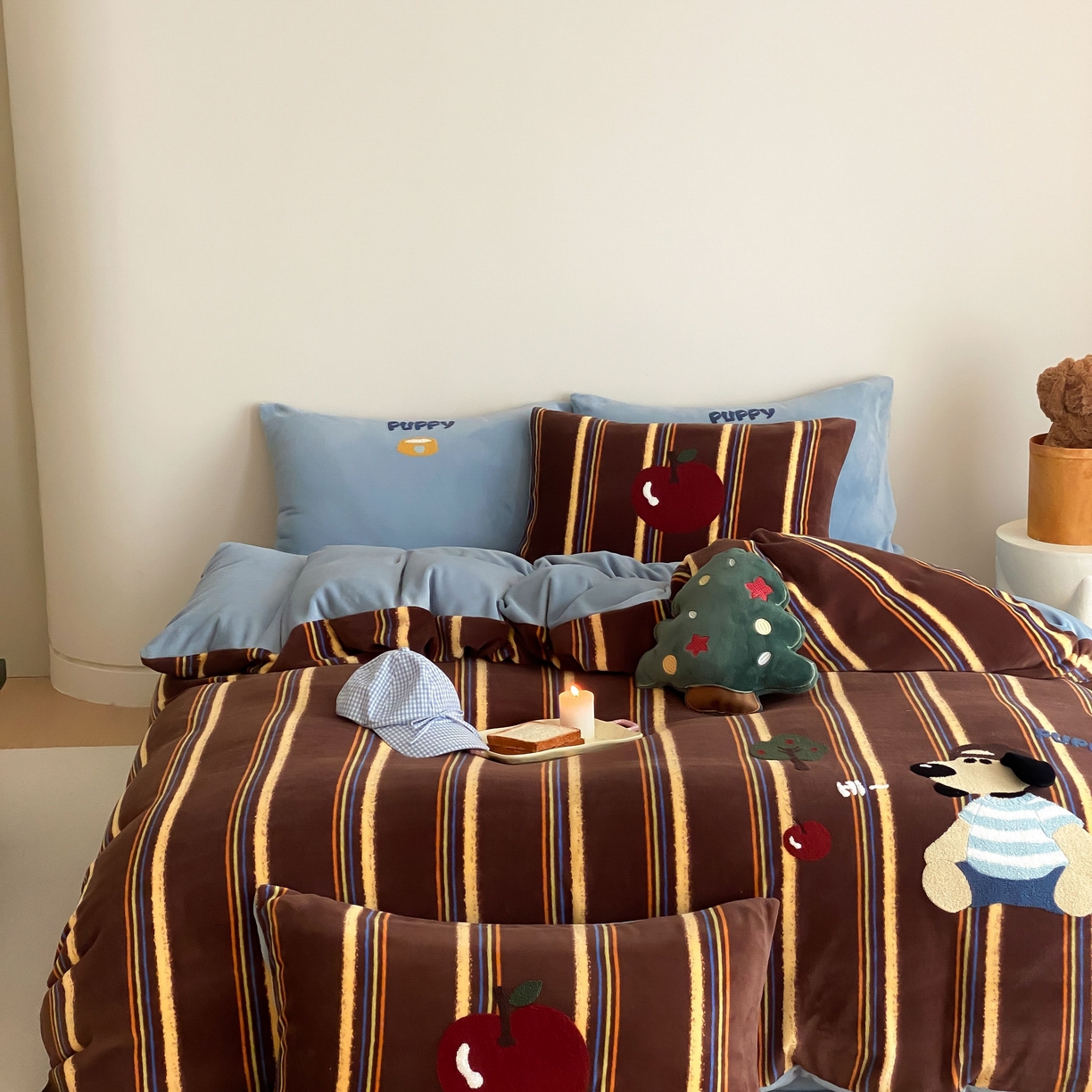 91家纺网 家纺一手货源 找家纺 （总）星野 2025新款高克重牛奶绒毛巾绣立体耳朵四件套-小豆包