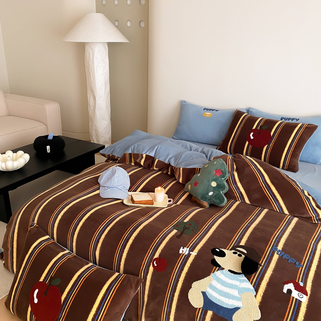 91家纺网 家纺一手货源 找家纺 （总）星野 2025新款高克重牛奶绒毛巾绣立体耳朵四件套-小豆包