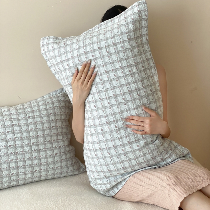 91家纺网 家纺一手货源 找家纺 麻依 2025新款安心棉枕套四层纱布枕套 伊慕