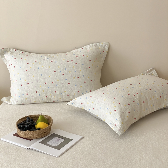 91家纺网 家纺一手货源 找家纺 麻依 2025新款安心棉枕套四层纱布枕套 彩虹点点