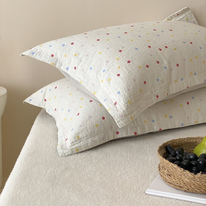 91家纺网 家纺一手货源 找家纺 麻依 2025新款安心棉枕套四层纱布枕套 彩虹点点