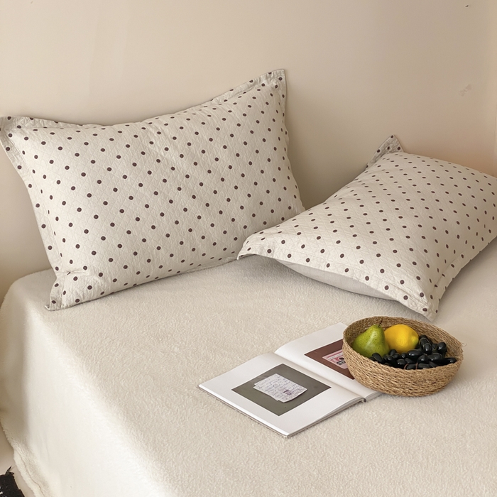 91家纺网 家纺一手货源 找家纺 麻依 2025新款安心棉枕套四层纱布枕套 小波点