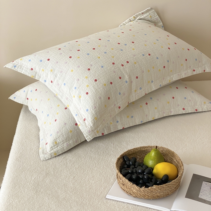 91家纺网 家纺一手货源 找家纺 麻依 2025新款安心棉枕套四层纱布枕套 彩虹点点