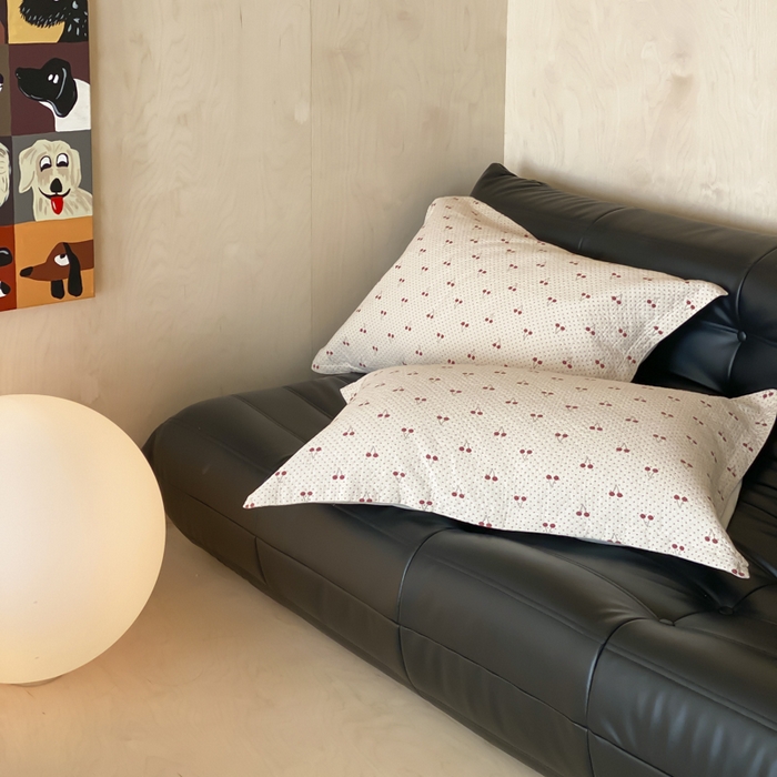 91家纺网 家纺一手货源 找家纺 麻依 2025新款安心棉枕套四层纱布枕套 樱桃红了