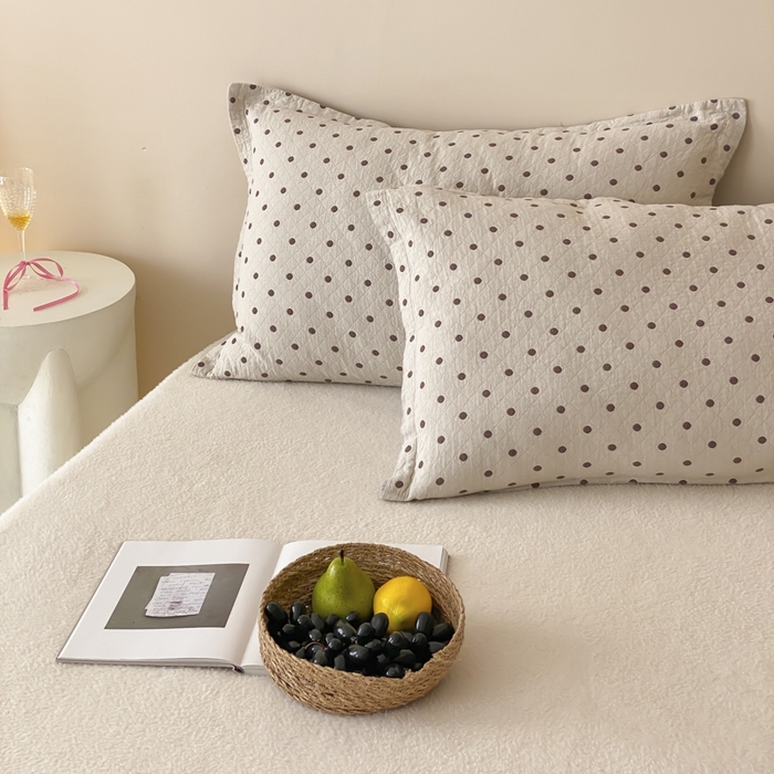 91家纺网 家纺一手货源 找家纺 麻依 2025新款安心棉枕套四层纱布枕套 小波点