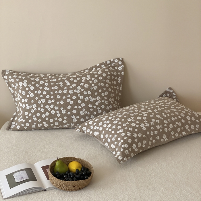 91家纺网 家纺一手货源 找家纺 麻依 2025新款安心棉枕套四层纱布枕套 梅屿-驼