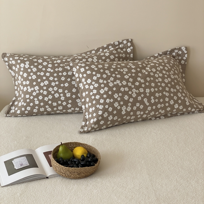 91家纺网 家纺一手货源 找家纺 麻依 2025新款安心棉枕套四层纱布枕套 梅屿-驼