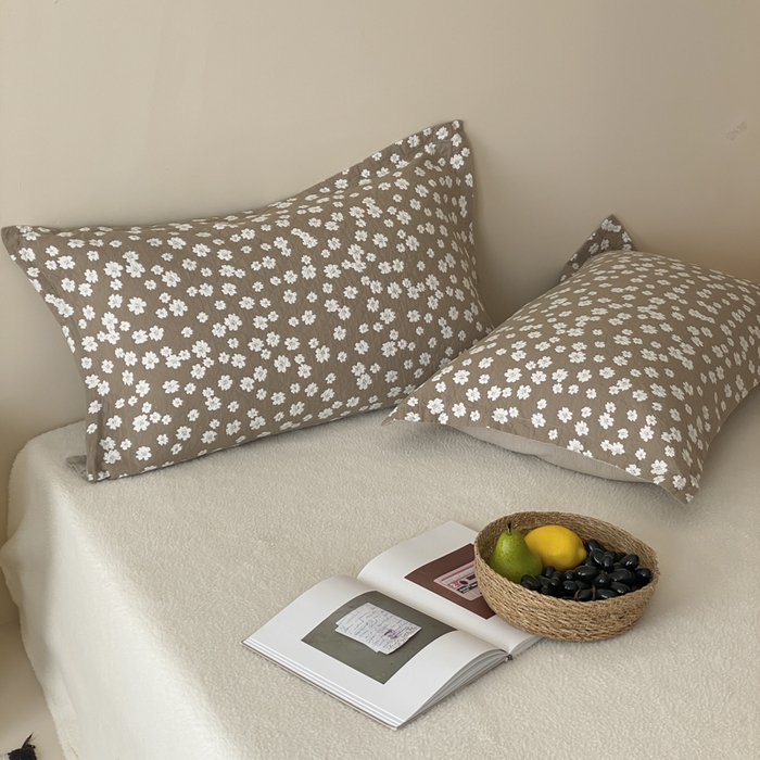 91家纺网 家纺一手货源 找家纺 麻依 2025新款安心棉枕套四层纱布枕套 梅屿-驼