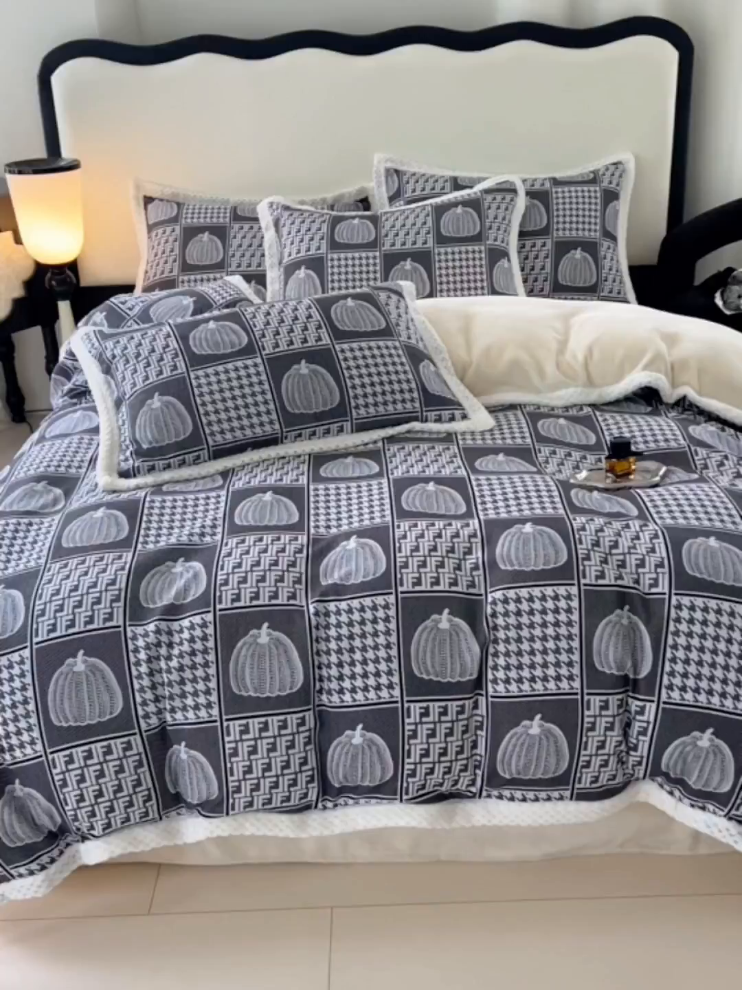 91家纺网 家纺一手货源 找家纺 yyds网供 2025新款棉加绒四件套多功能盖毯被套牛奶绒四件套床单款-南瓜 墨韵南瓜