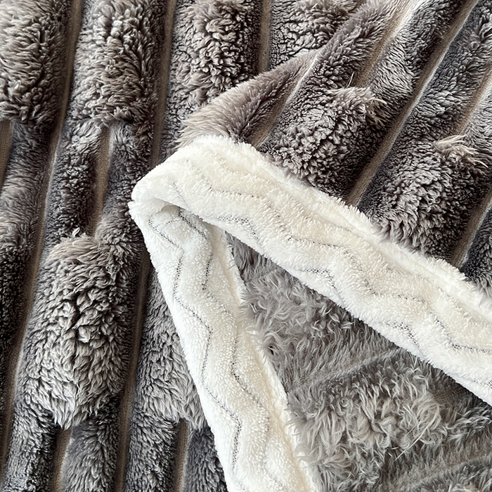 91家纺网 家纺一手货源 找家纺 yyds网供 2025新款超柔仿裘皮兔绒竹节绒毛毯高克重盖毯沙发毯冬季多功能绒毯子 竹节绒-银灰