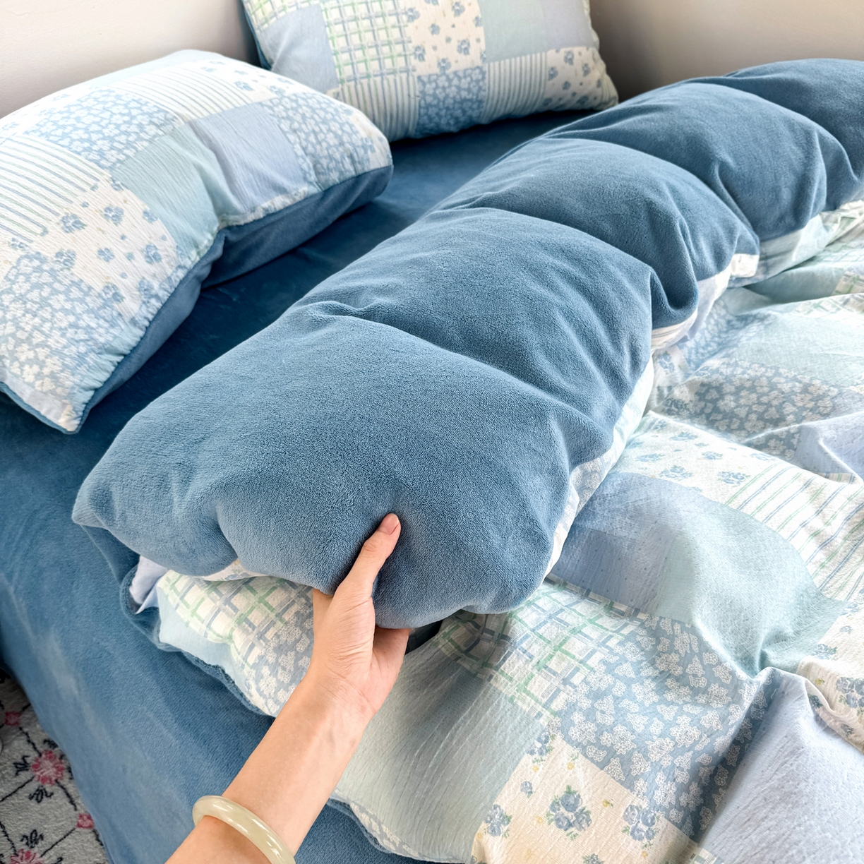 91家纺网 家纺一手货源 找家纺 多品家纺 2025新款云感双层纱高克重牛奶绒单被套 空谷兰香