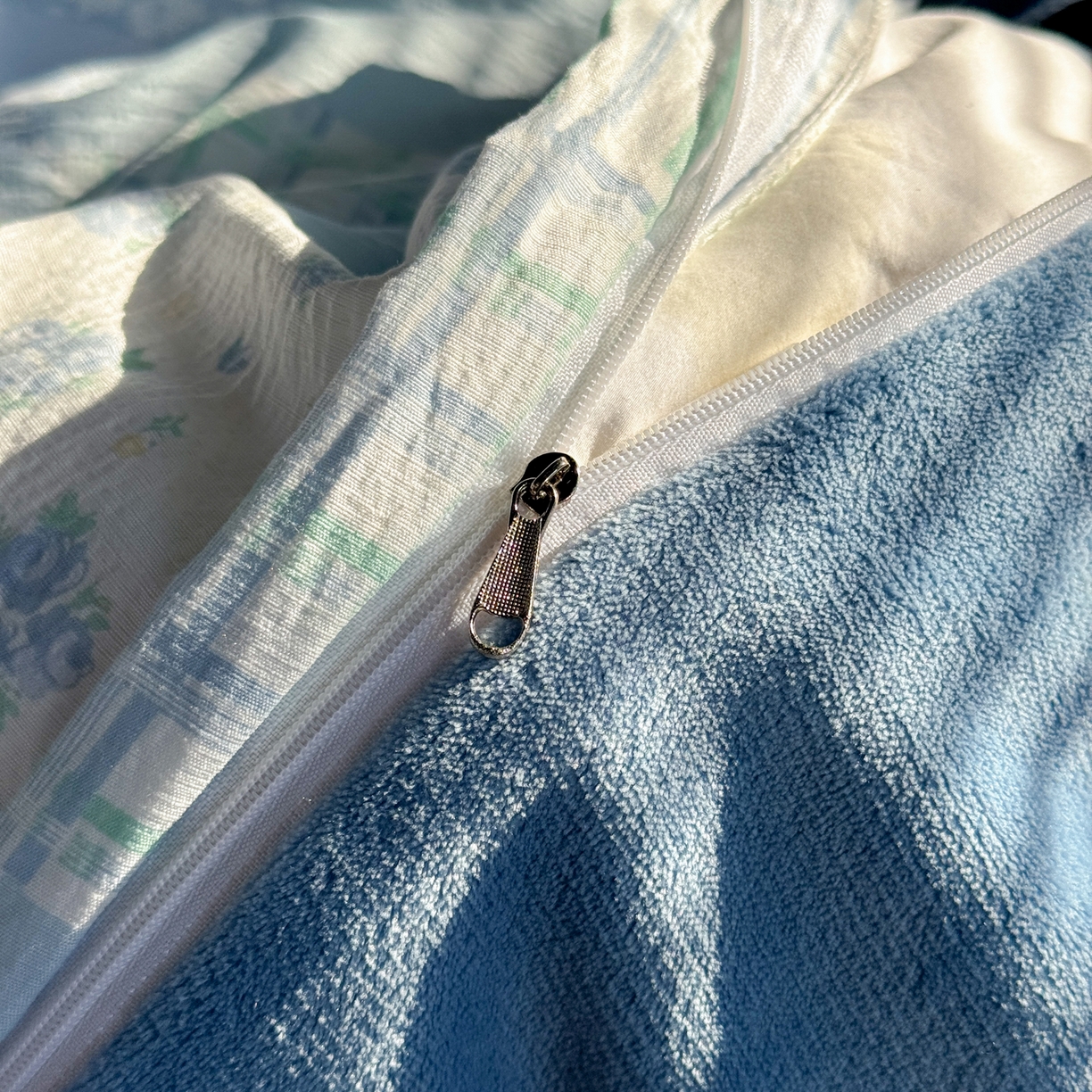 91家纺网 家纺一手货源 找家纺 多品家纺 2025新款云感双层纱高克重牛奶绒单被套 空谷兰香