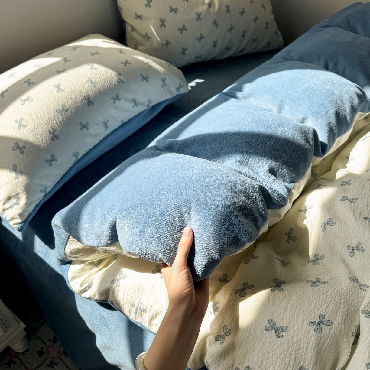 91家纺网 家纺一手货源 找家纺 多品家纺 2025新款云感双层纱高克重牛奶绒单被套 木兰蝶