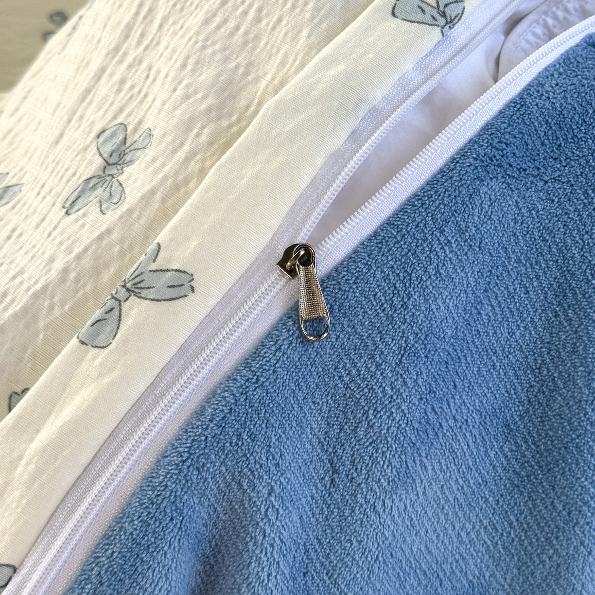 91家纺网 家纺一手货源 找家纺 多品家纺 2025新款云感双层纱高克重牛奶绒单被套 木兰蝶