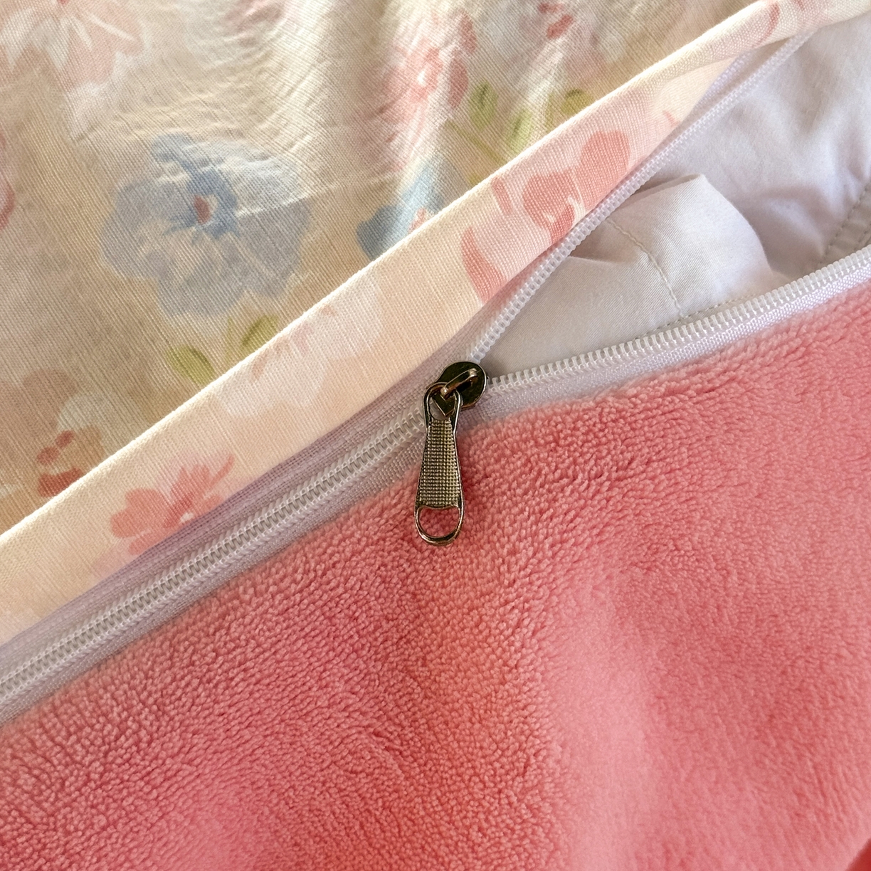 91家纺网 家纺一手货源 找家纺 多品家纺 2025新款云感双层纱高克重牛奶绒单被套 七里花香