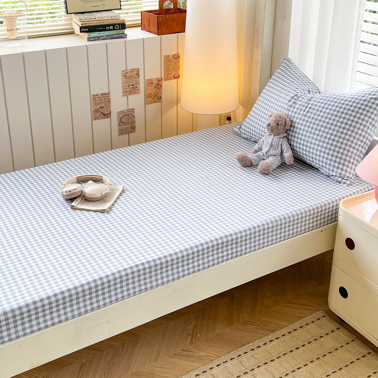 91家纺网 家纺一手货源 找家纺 （总）曼璐家纺 2025新款105克加厚水洗棉纯色格子无印风学生床笠外贸直播爆款