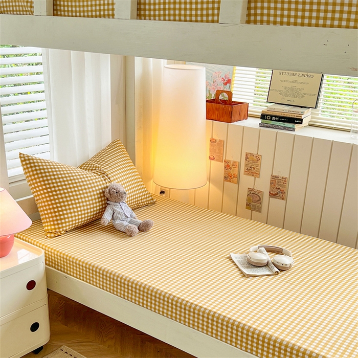 91家纺网 家纺一手货源 找家纺 曼璐家纺 2025新款105克加厚水洗棉纯色格子无印风学生床笠外贸直播爆款 黄小格