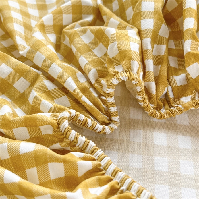 91家纺网 家纺一手货源 找家纺 曼璐家纺 2025新款105克加厚水洗棉纯色格子无印风学生床笠外贸直播爆款 黄小格