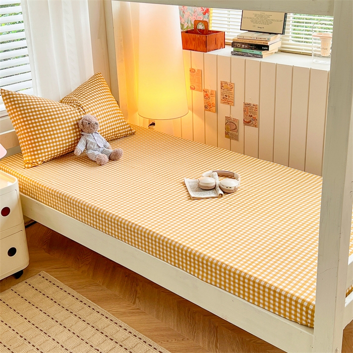 91家纺网 家纺一手货源 找家纺 曼璐家纺 2025新款105克加厚水洗棉纯色格子无印风学生床笠外贸直播爆款 黄小格