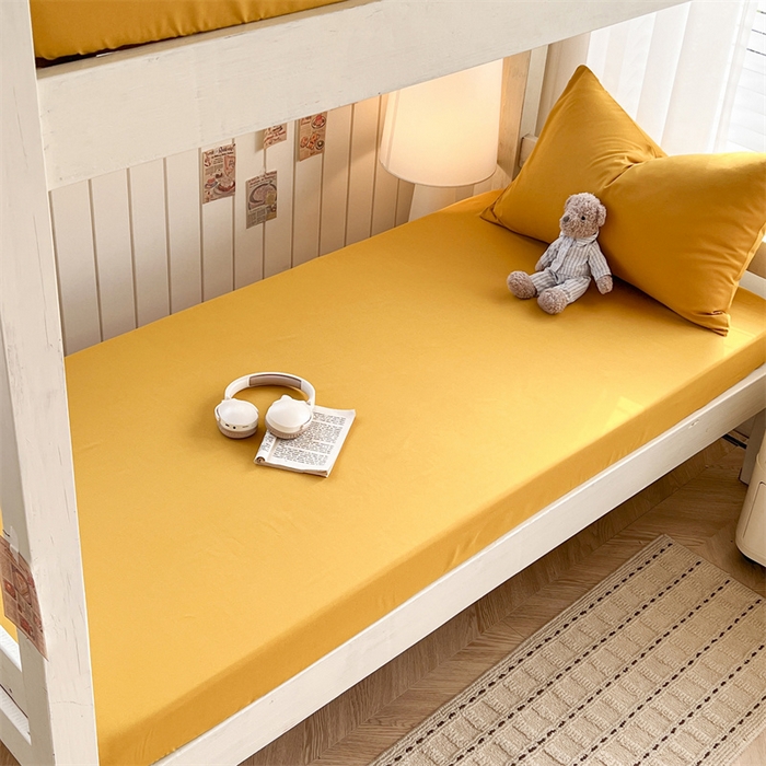 91家纺网 家纺一手货源 找家纺 曼璐家纺 2025新款105克加厚水洗棉纯色格子无印风学生床笠外贸直播爆款 姜黄