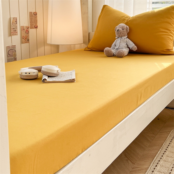 91家纺网 家纺一手货源 找家纺 曼璐家纺 2025新款105克加厚水洗棉纯色格子无印风学生床笠外贸直播爆款 姜黄