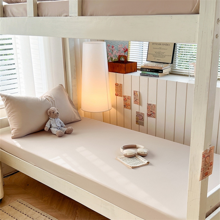 91家纺网 家纺一手货源 找家纺 曼璐家纺 2025新款105克加厚水洗棉纯色格子无印风学生床笠外贸直播爆款 卡其